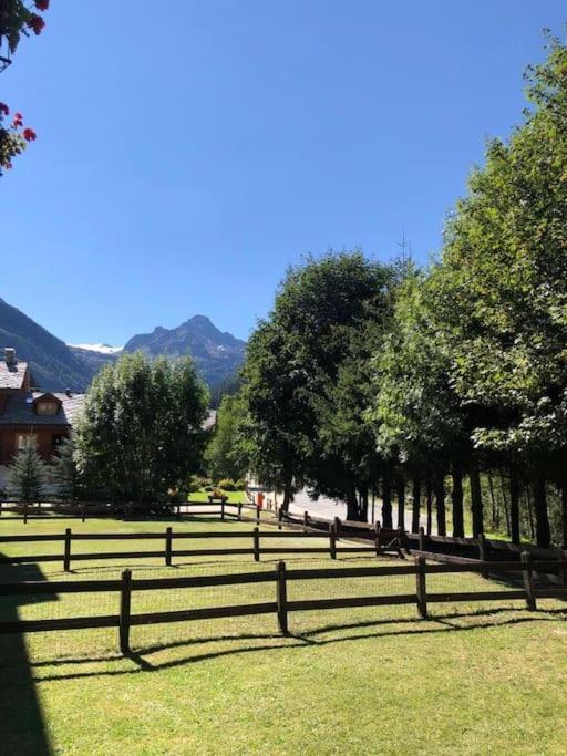 Appartamento Ampio Giardino Adiacente Piste Sci 4/6 Posti Letto La Thuile Exterior foto